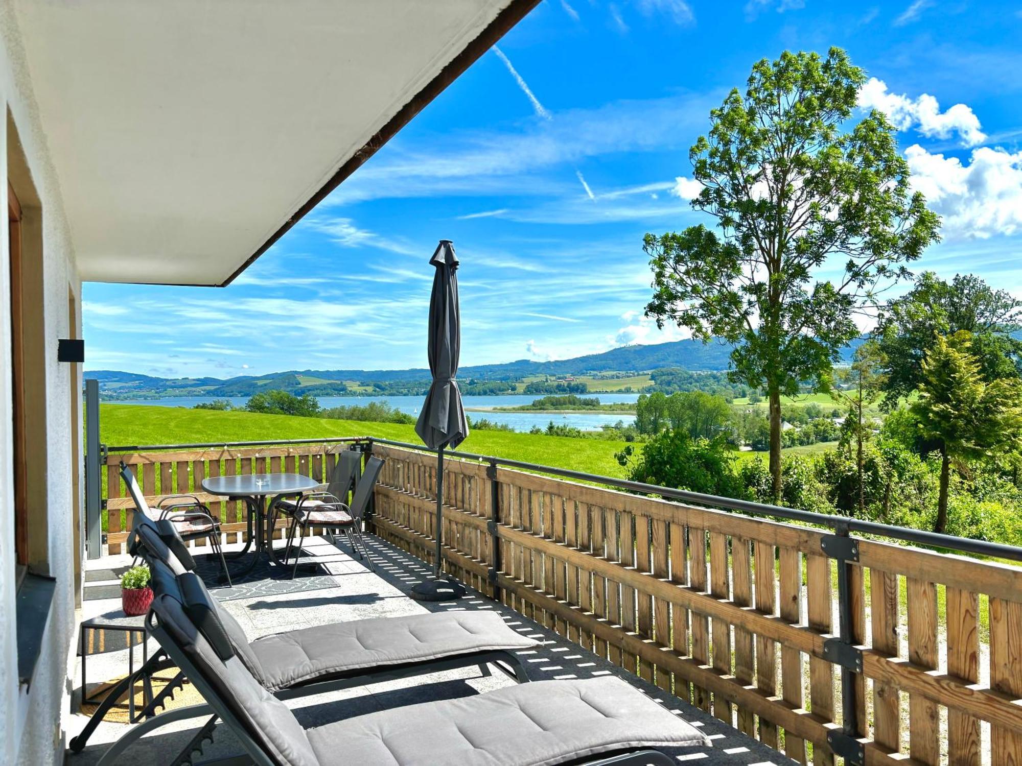 Gaesthaus "Seeblick" Seekirchen am Wallersee Extérieur photo
